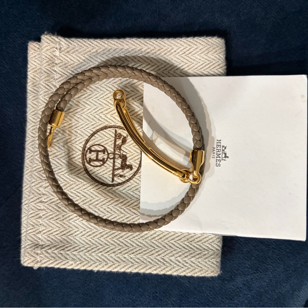 Authentic Hermès Roulis Double Tour in etoupe. Size T2 (small)